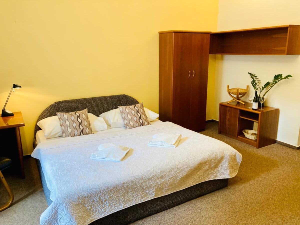 Hotel U Rytire Мельник Экстерьер фото